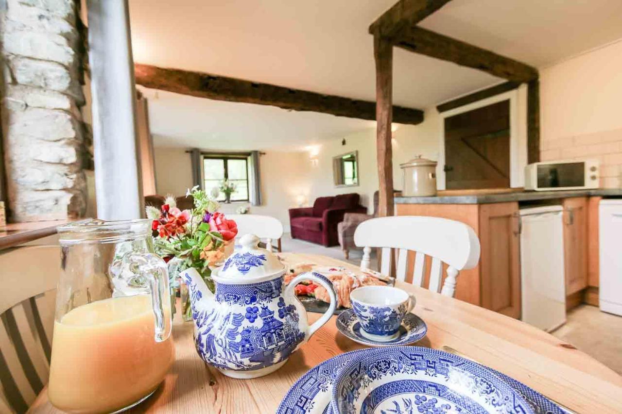 Lake Cottages At Cwm Chwefru Llanafan-fawr エクステリア 写真